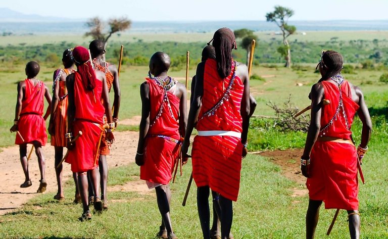 Marche avec un Maasai et Départ pour Zanzibar